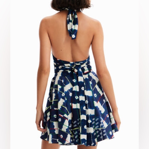 Deisgual Dress - Picture 2 of 2